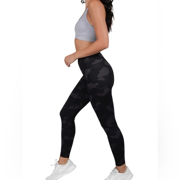 (B37) YOGALICIOUS Lux Supportive Waistband Ankle Leggings, Size 2X, NWT - Picture 2 of 4